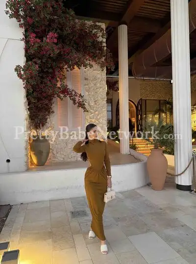 Kusum—Hot Air Hostess Escort in Colaba for Professional Dating and GFE